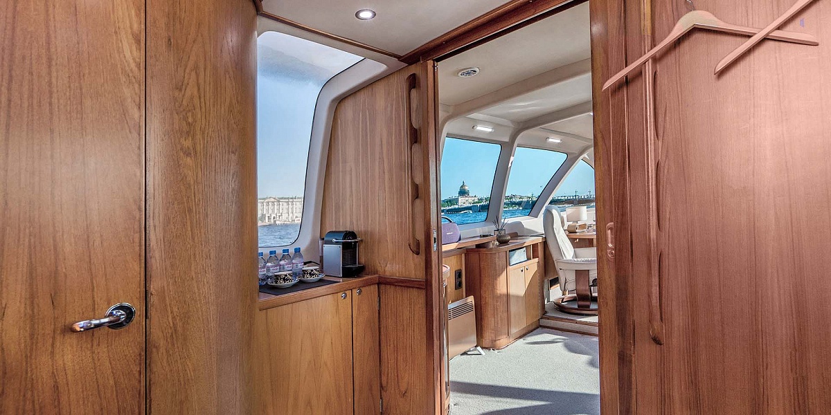 Аренда luxury tender Chudo Lodka в Санкт-Петербурге